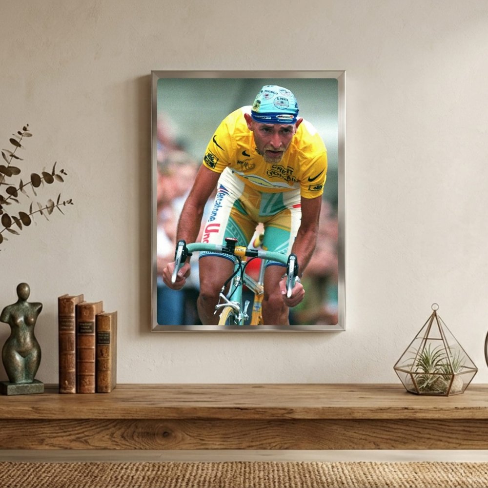 Marco Pantani - ciclismo - Vibes DistrictMarco Pantani - ciclismo poster NeroVibes District