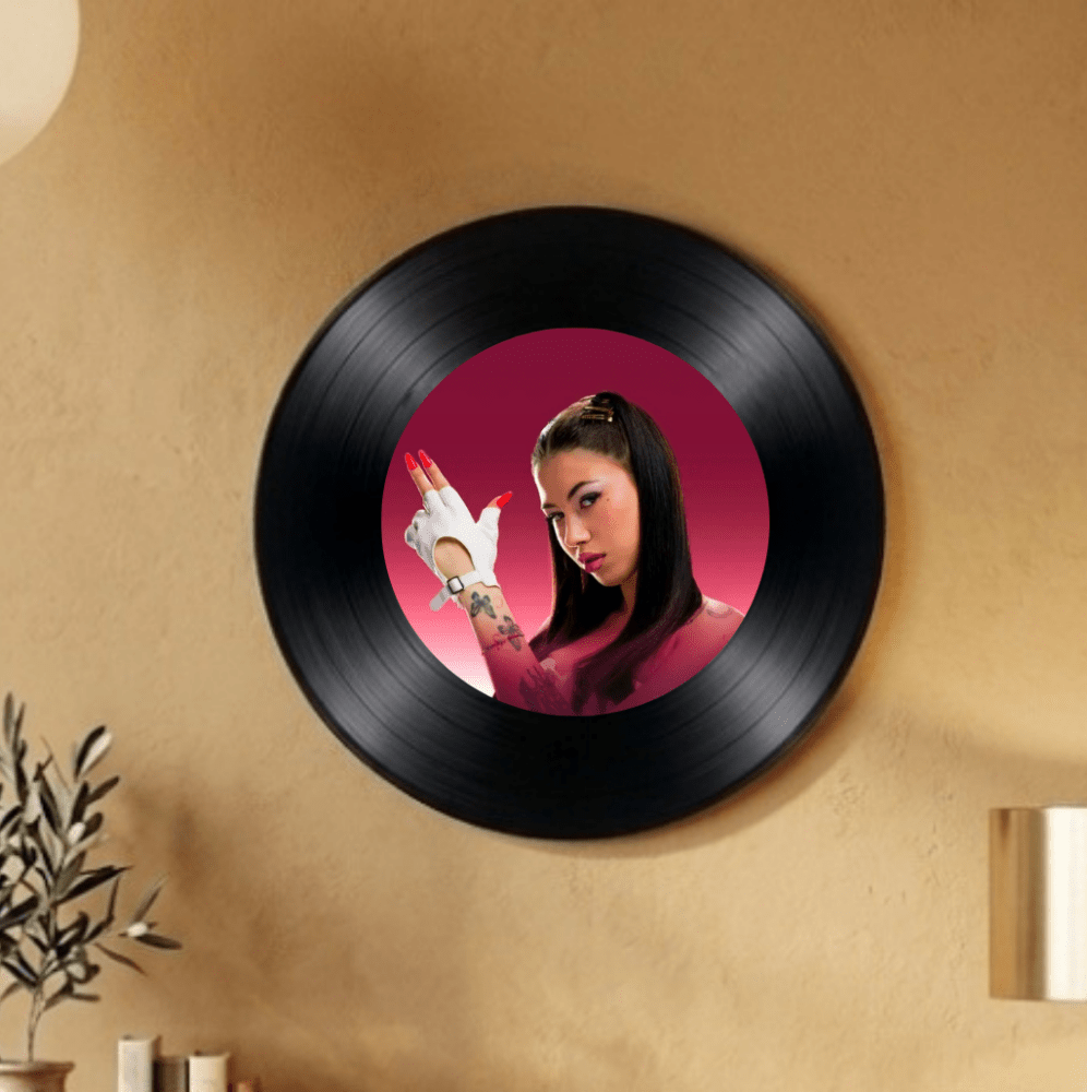 Anna Pepe – Vera Baddie Decorative Wall Vinyl - Vibes DistrictAnna Pepe – Vera Baddie Decorative Wall Vinyl Vinyl Vibes District