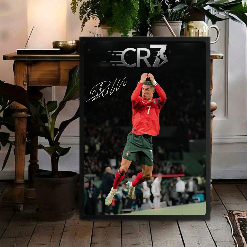 cr7, cristiano ronaldo - Vibes Districtcr7, cristiano ronaldo poster GoldVibes District