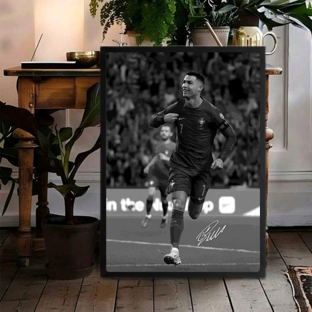cr7, cristiano ronaldo - Vibes Districtcr7, cristiano ronaldo poster GoldVibes District