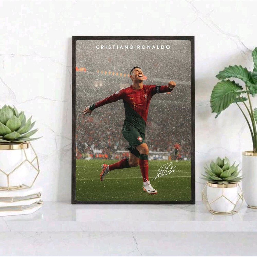 cr7, cristiano ronaldo - Vibes Districtcr7, cristiano ronaldo poster GoldVibes District