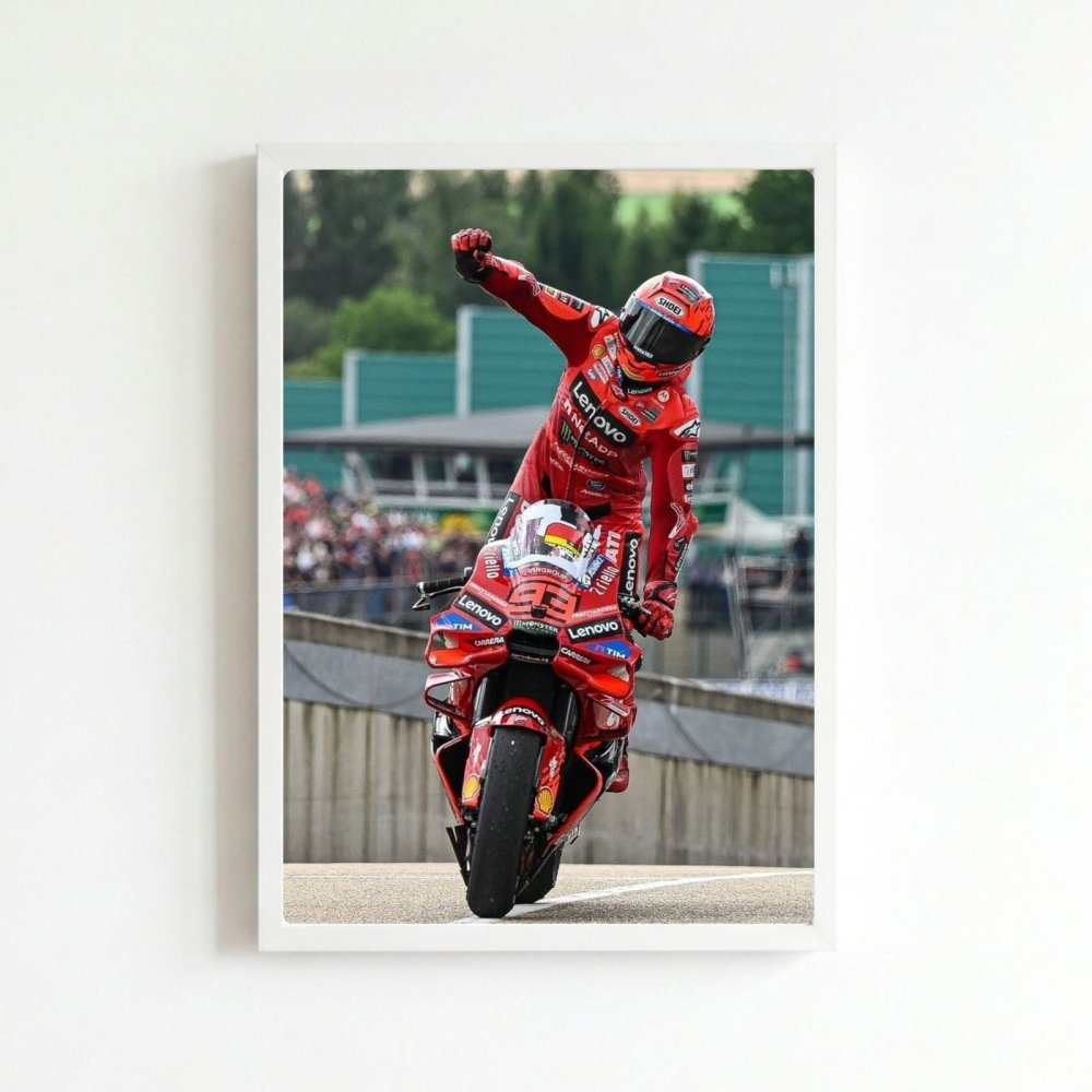 Francesco Bagnaia, moto gp - Vibes DistrictFrancesco Bagnaia, moto gp NeroVibes District