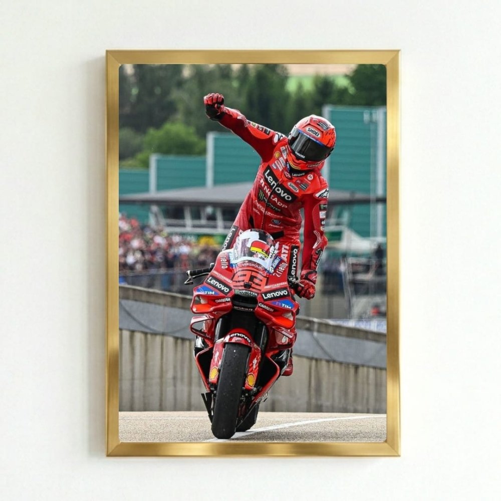 Francesco Bagnaia, moto gp - Vibes DistrictFrancesco Bagnaia, moto gp NeroVibes District