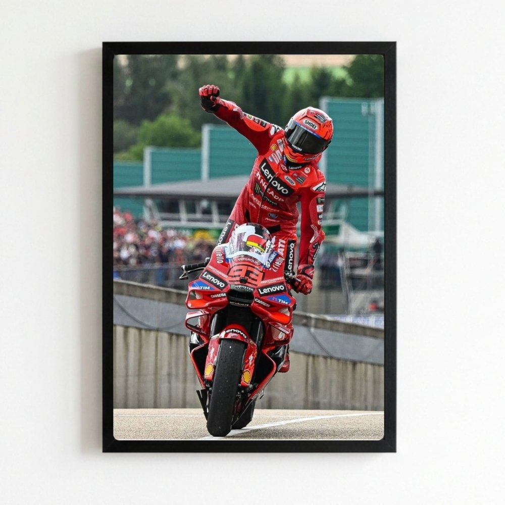 Francesco Bagnaia, moto gp - Vibes DistrictFrancesco Bagnaia, moto gp NeroVibes District