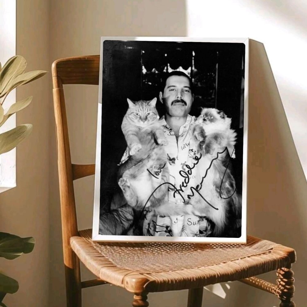 Freddie Mercury - Queen Poster with Frame - Vibes DistrictFreddie Mercury - Queen Poster with Frame poster GoldVibes District