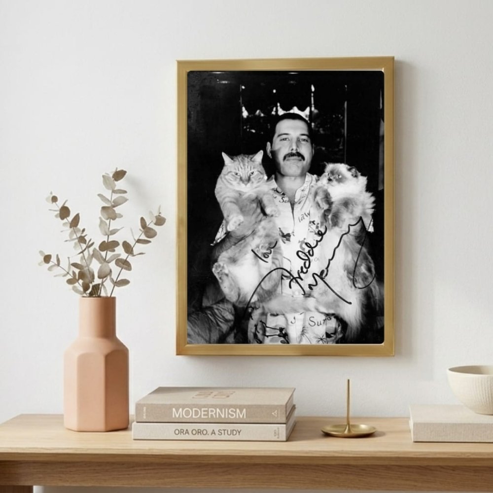 Freddie Mercury - Queen Poster with Frame - Vibes DistrictFreddie Mercury - Queen Poster with Frame poster GoldVibes District