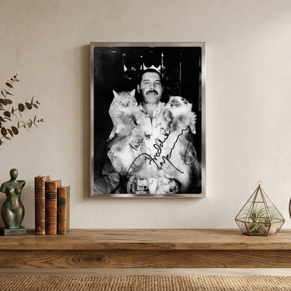 Freddie Mercury - Queen Poster with Frame - Vibes DistrictFreddie Mercury - Queen Poster with Frame poster GoldVibes District