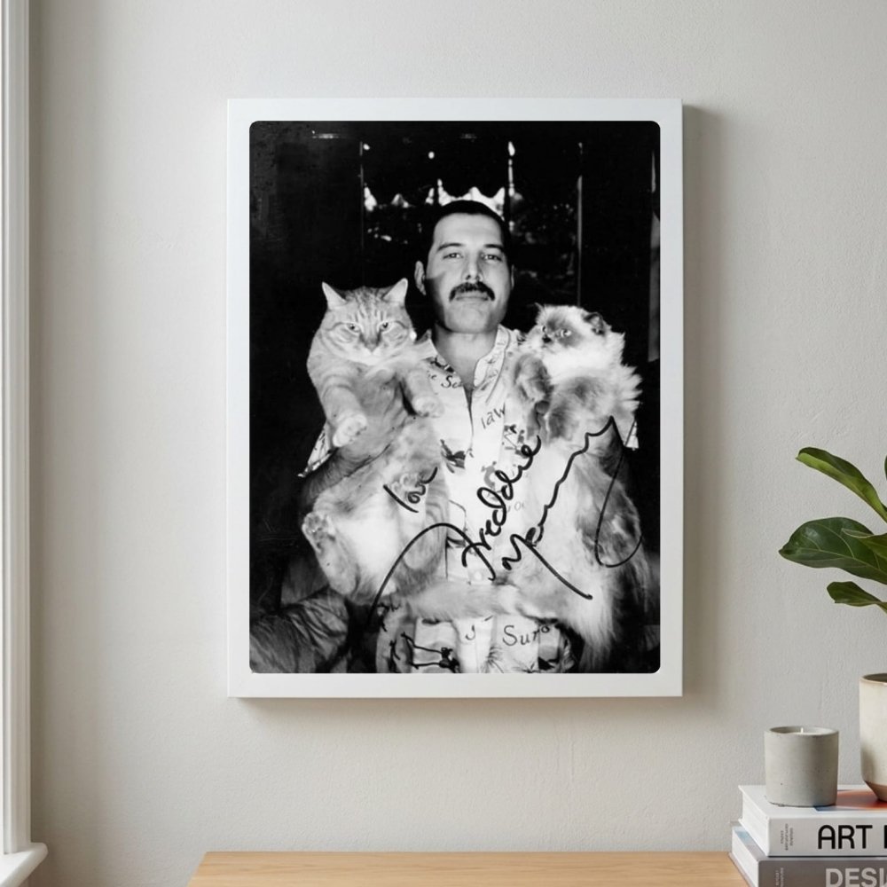 Freddie Mercury - Queen Poster with Frame - Vibes DistrictFreddie Mercury - Queen Poster with Frame poster GoldVibes District