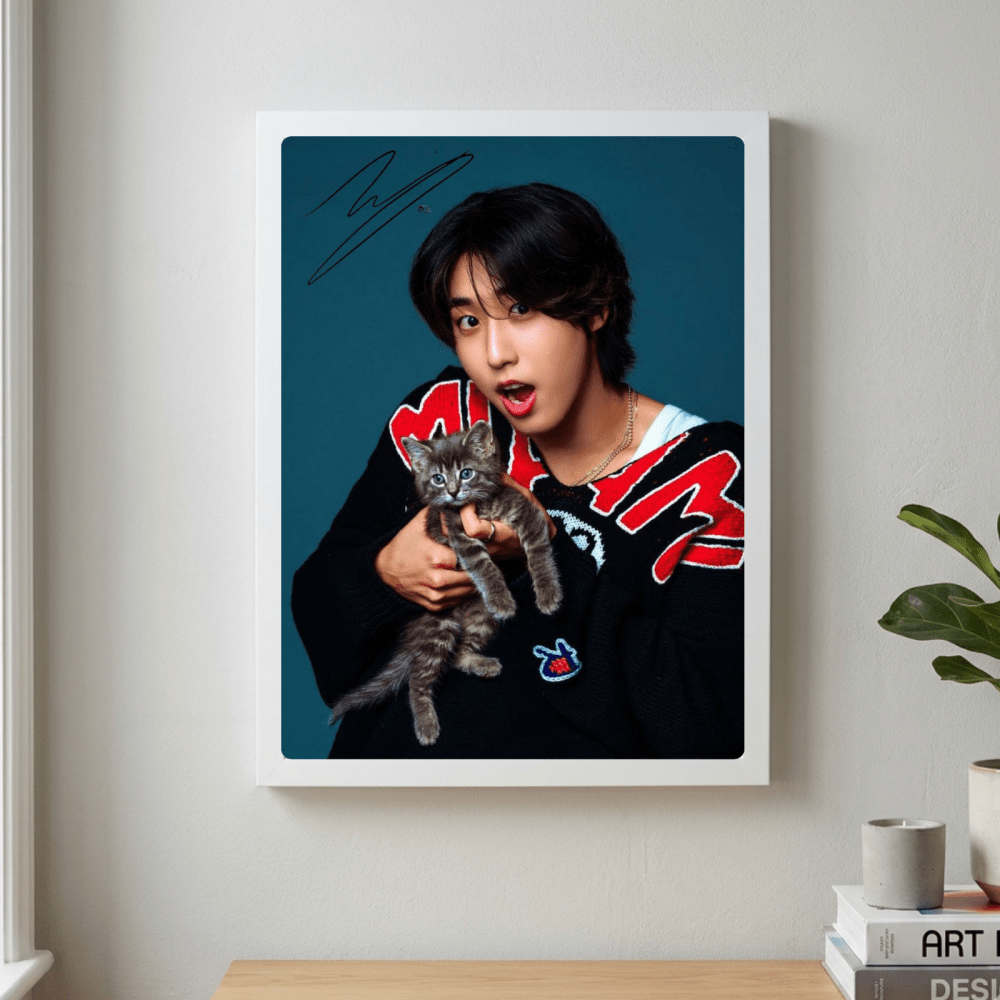 Han Jisung Poster with Frame - Vibes DistrictHan Jisung Poster with Frame GoldVibes District