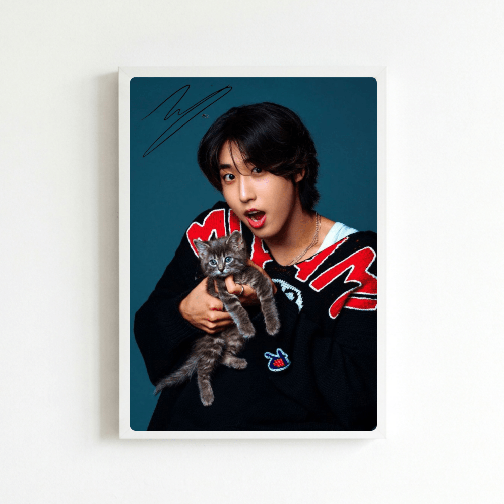 Han Jisung Poster with Frame - Vibes DistrictHan Jisung Poster with Frame BiancoVibes District