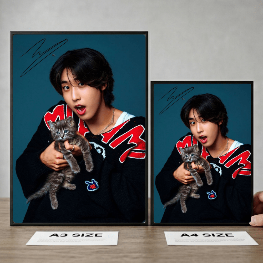 Han Jisung Poster with Frame - Vibes DistrictHan Jisung Poster with Frame GoldVibes District