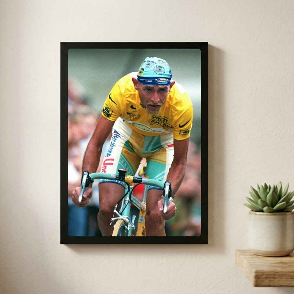Marco Pantani - ciclismo - Vibes DistrictMarco Pantani - ciclismo poster NeroVibes District
