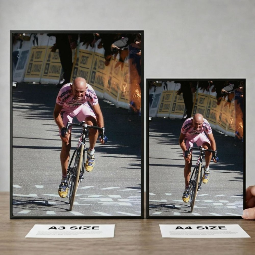 Marco Pantani - ciclismo - Vibes DistrictMarco Pantani - ciclismo poster NeroVibes District