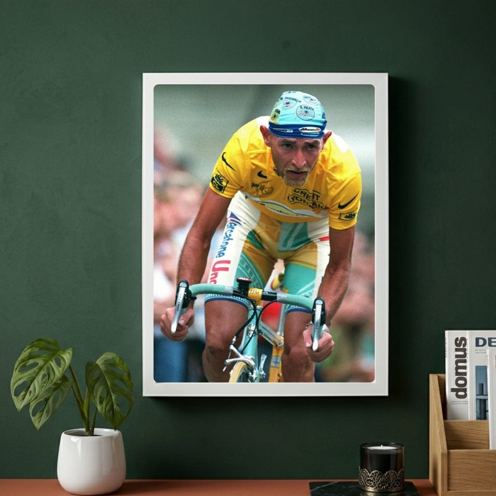 Marco Pantani - ciclismo - Vibes DistrictMarco Pantani - ciclismo poster NeroVibes District