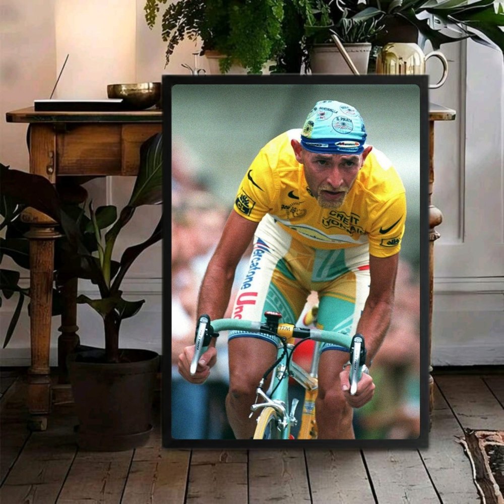 Marco Pantani - ciclismo - Vibes DistrictMarco Pantani - ciclismo poster NeroVibes District