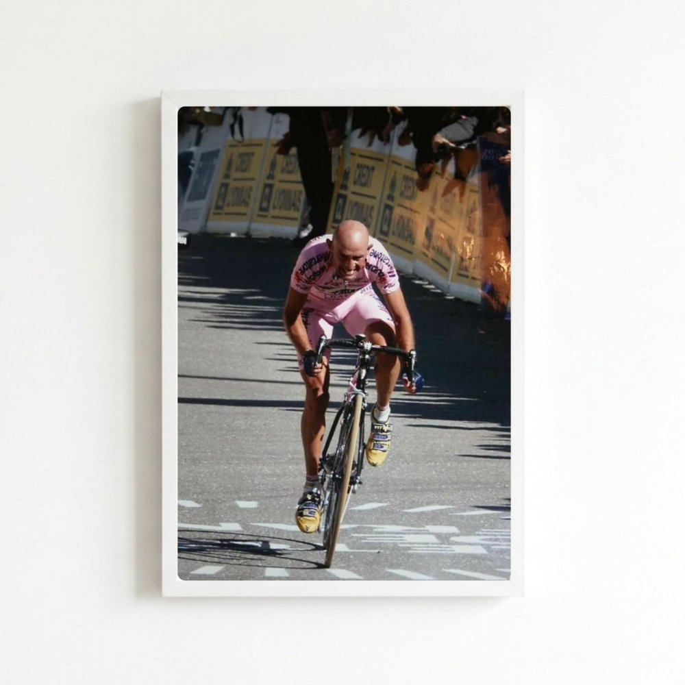 Marco Pantani - ciclismo - Vibes DistrictMarco Pantani - ciclismo poster NeroVibes District