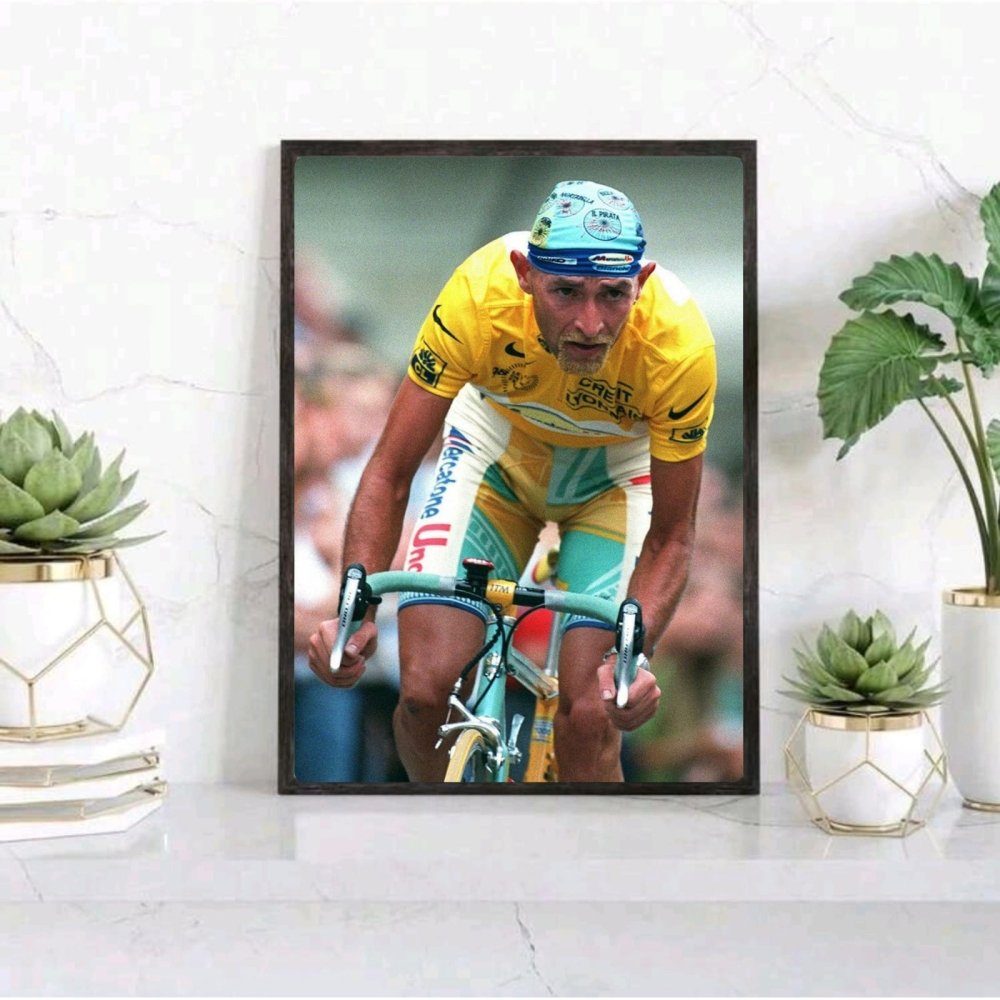 Marco Pantani - ciclismo - Vibes DistrictMarco Pantani - ciclismo poster NeroVibes District