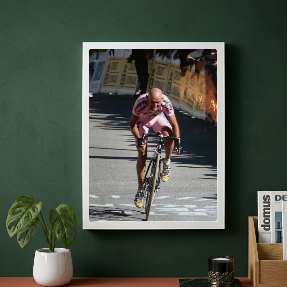 Marco Pantani - ciclismo - Vibes DistrictMarco Pantani - ciclismo poster NeroVibes District