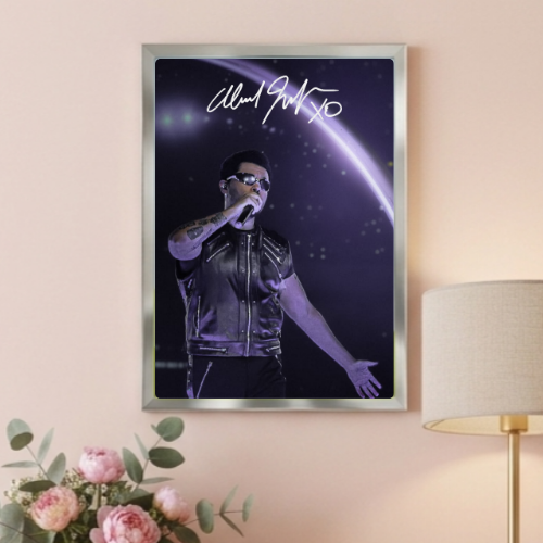 The Weeknd Live Autograph