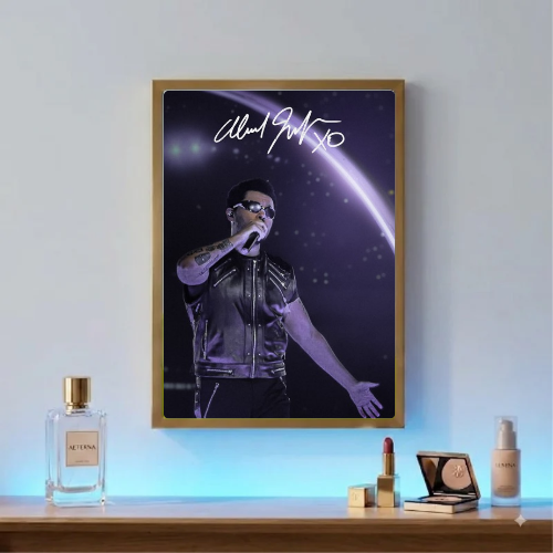 The Weeknd Live Autograph