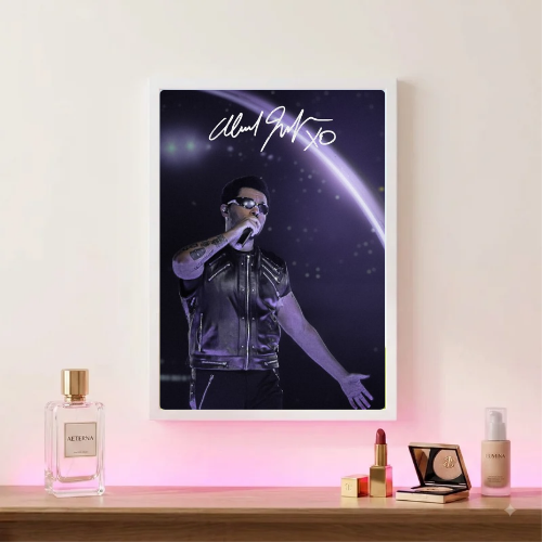 The Weeknd Live Autograph