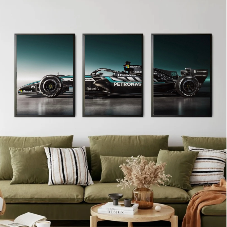 Set George Russell Mercedes F1 car