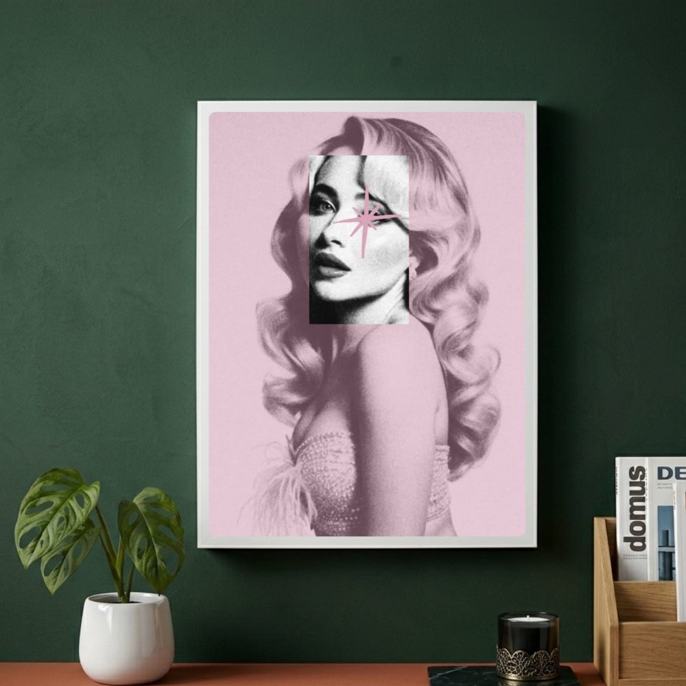Sabrina Carpenter Poster with Frame - Vibes DistrictSabrina Carpenter Poster with Frame poster BiancoVibes District