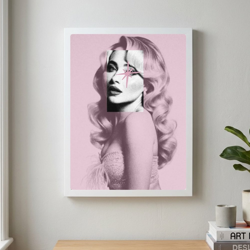 Sabrina Carpenter Poster with Frame - Vibes DistrictSabrina Carpenter Poster with Frame poster BiancoVibes District
