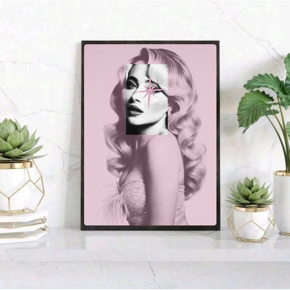 Sabrina Carpenter Poster with Frame - Vibes DistrictSabrina Carpenter Poster with Frame poster BiancoVibes District