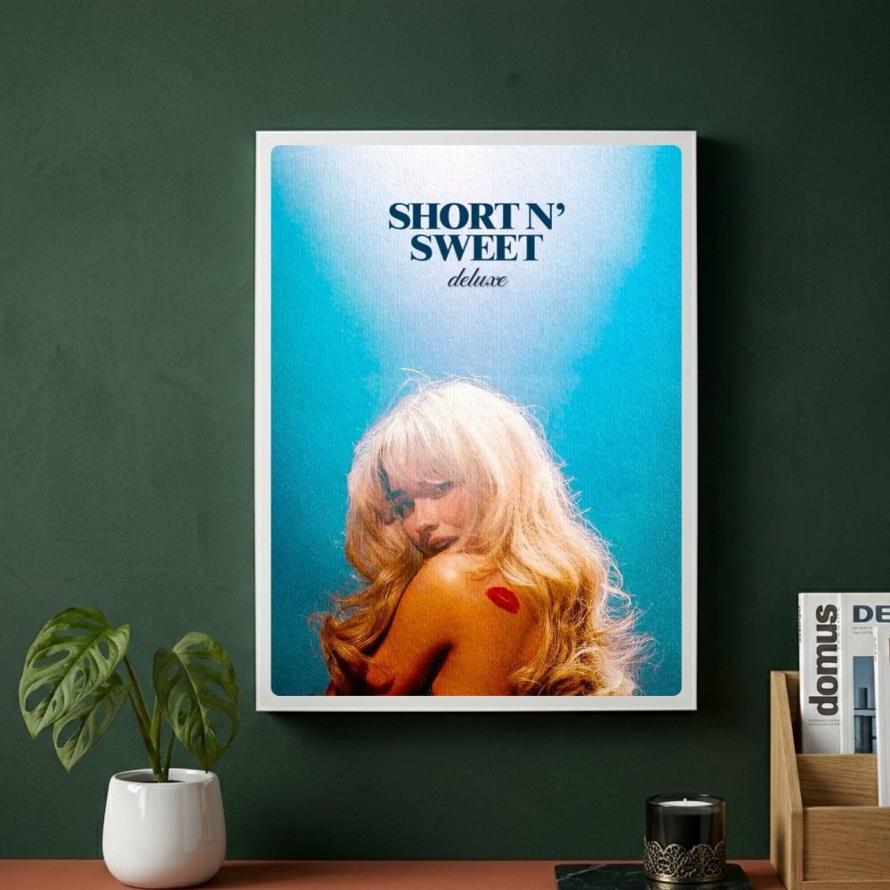 Sabrina Carpenter Poster with Frame - Vibes DistrictSabrina Carpenter Poster with Frame poster BiancoVibes District