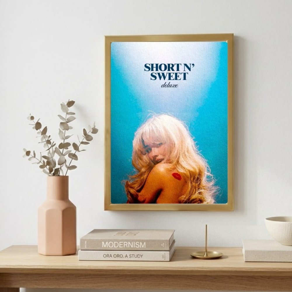 Sabrina Carpenter Poster with Frame - Vibes DistrictSabrina Carpenter Poster with Frame poster BiancoVibes District