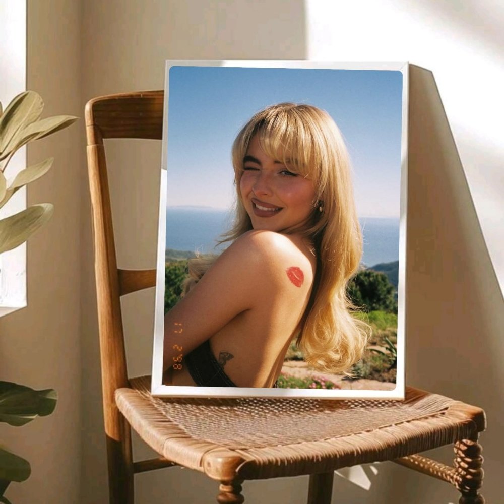 Sabrina Carpenter - Short And Sweet Poster with Frame - Vibes DistrictSabrina Carpenter - Short And Sweet Poster with Frame poster GoldVibes District