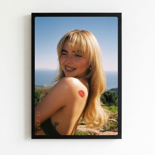 Sabrina Carpenter - Short And Sweet Poster with Frame - Vibes DistrictSabrina Carpenter - Short And Sweet Poster with Frame poster NeroVibes District