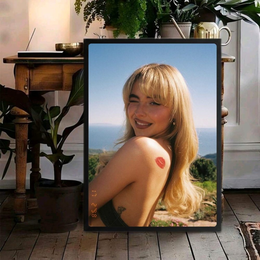 Sabrina Carpenter - Short And Sweet Poster with Frame - Vibes DistrictSabrina Carpenter - Short And Sweet Poster with Frame poster GoldVibes District