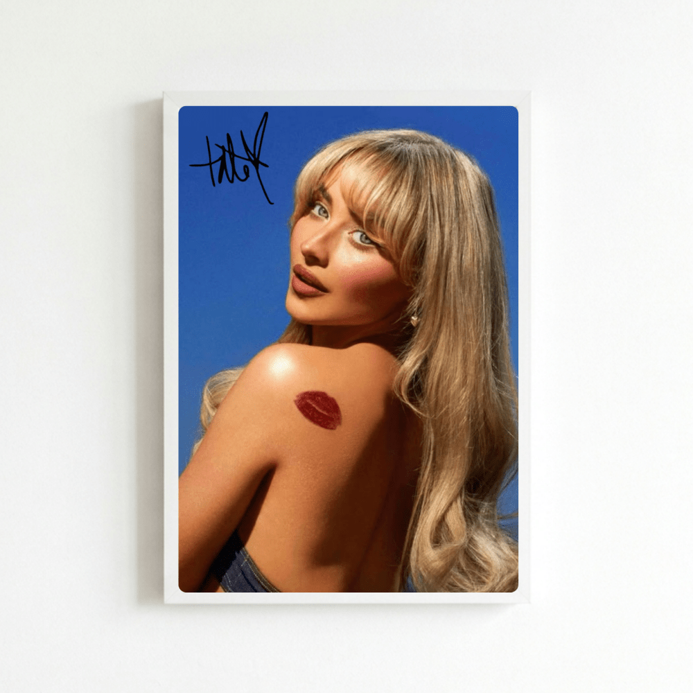 Sabrina Carpenter - Short N Sweet Poster with Frame - Vibes DistrictSabrina Carpenter - Short N Sweet Poster with Frame poster BiancoVibes District