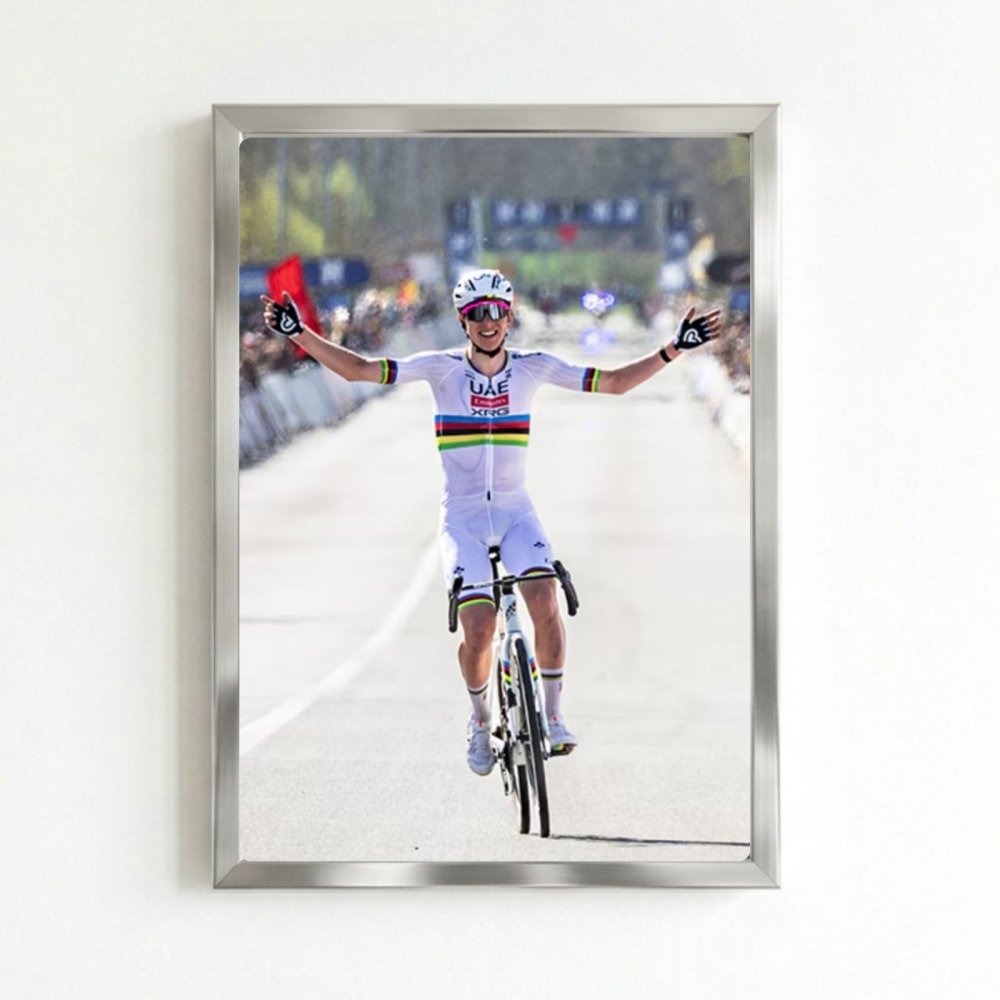 Tadej Pogačar - ciclismo - Vibes DistrictTadej Pogačar - ciclismo poster SilverVibes District