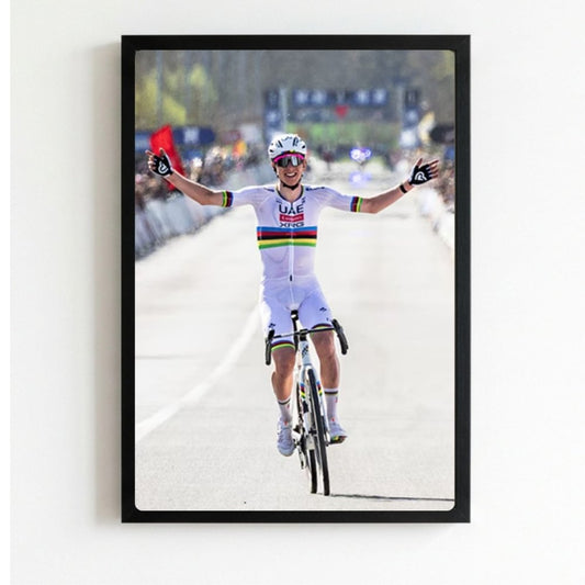 Tadej Pogačar - ciclismo - Vibes DistrictTadej Pogačar - ciclismo poster NeroVibes District