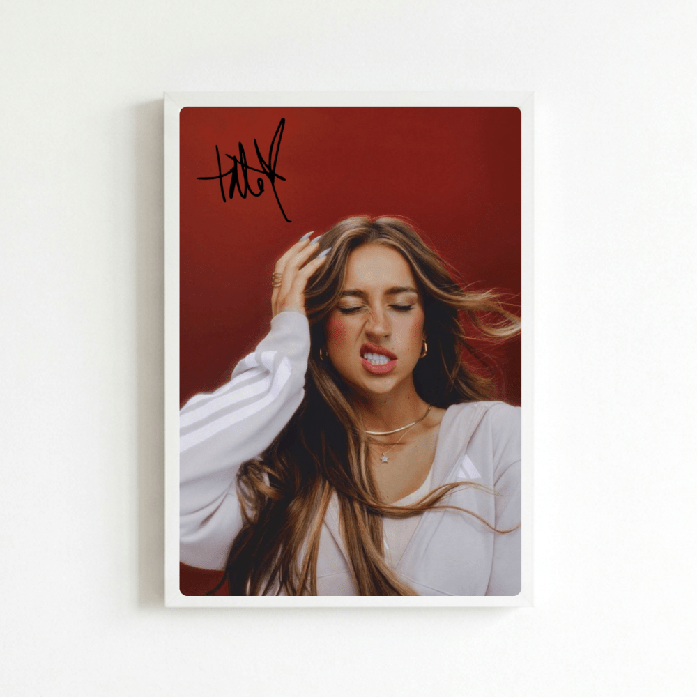 Tate McRae Poster with Frame - Vibes DistrictTate McRae Poster with Frame poster BiancoVibes District